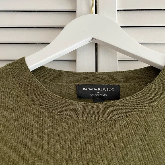 Banana Republic Olive Green Forever Crew Neck Sweater - Picture 3 of 9